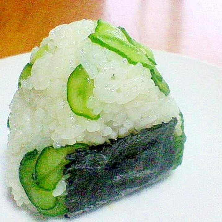 北海道「（塩）時鮭と地元野菜のおにぎり」～リメイク